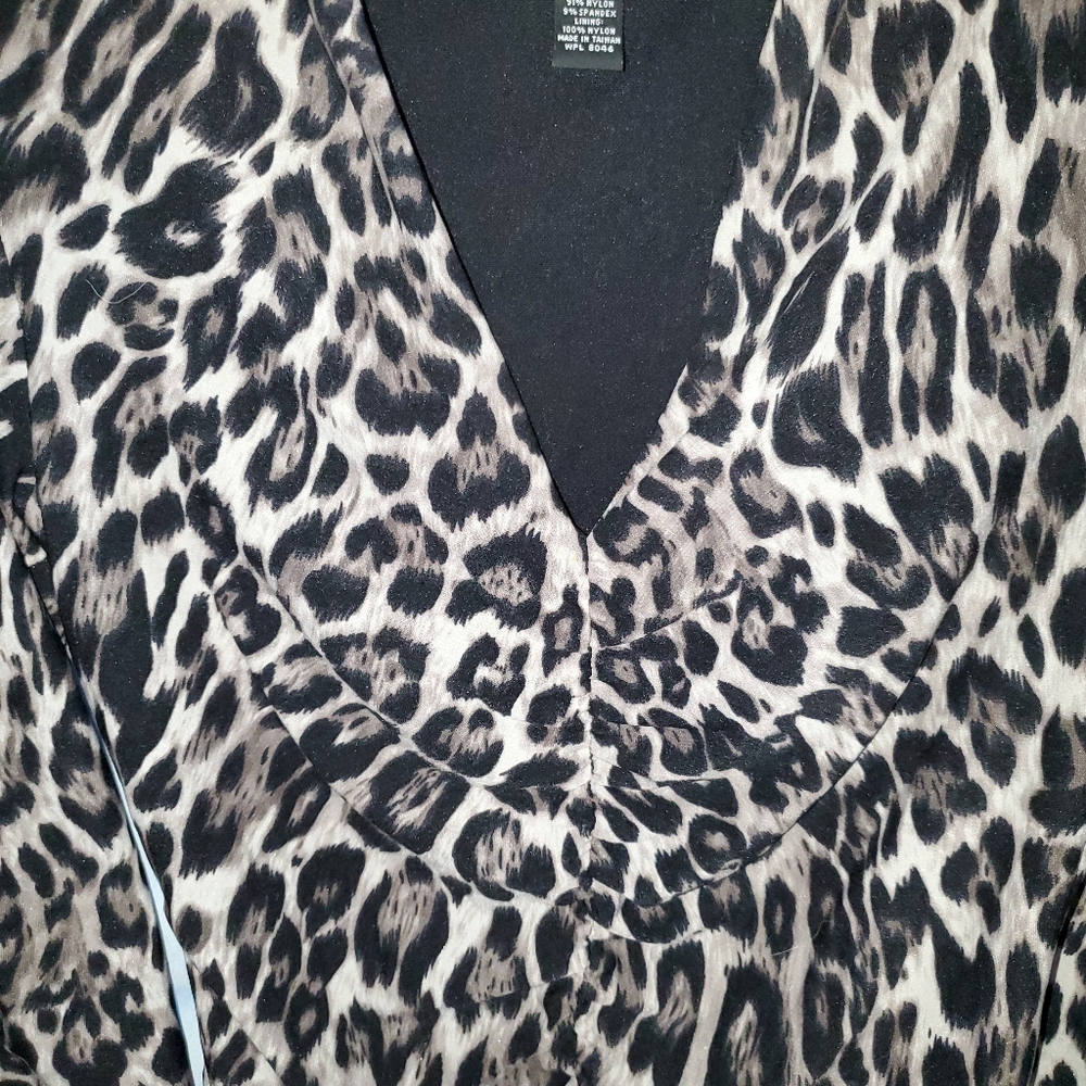 Alfani V-neck Top Animal Print size XS - Picture 4 of 7